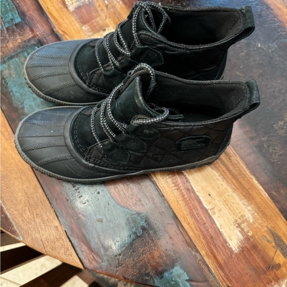 Sorel out and about boots size 8 - Picture 3 of 4